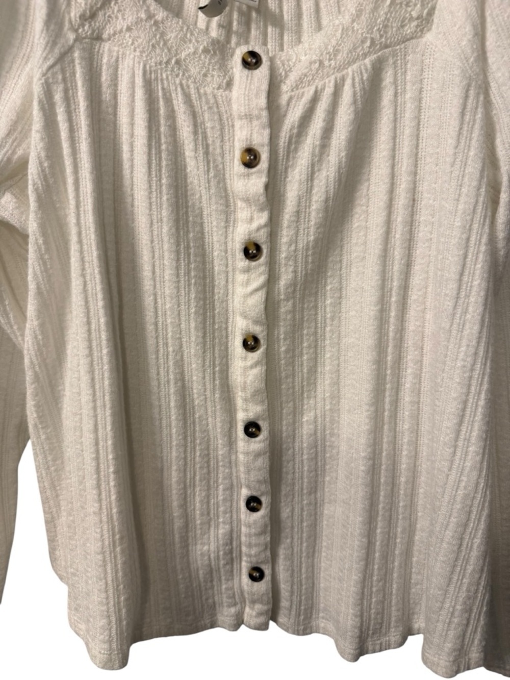 Women's Cato est 1946 white button up top with lace trim neckline EUC Size XL - Picture 3 of 9